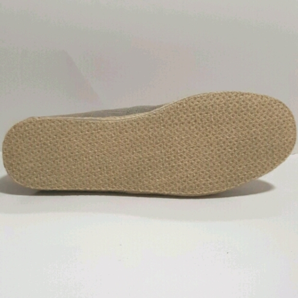 ποΈ TOMS Grey Classics *FINAL PRICE* - Picture 3 of 4